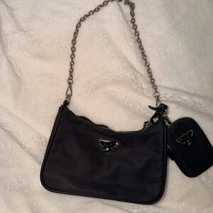 Source Unknown Black Shoulder Bag with Chain Strap